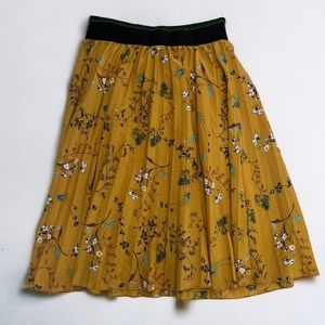 Metro Wear Gold Floral Pleated High Waisted Midi Skirt - Size XL